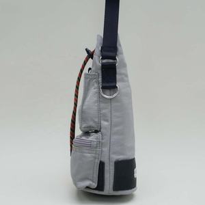 Prix surprise Nylon léger et tendance Deux poches avant Petit sac croisé Voyage Sacs de messager unisexe - Product Image 5