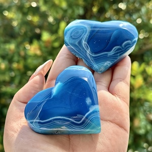 Venta al por mayor de adorno de ágata azul de alta calidad, tallado a mano en forma de corazón, estilo bohemio, tendencia de moda, regalo de recuerdo DIY, decoración del hogar - Product Image 3