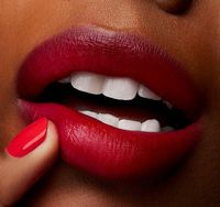 OEM ODM Vegan Maquillage Femmes Rouge Crème Rouge À Lèvres Personnalisé Étanche Nude Solide Minéral Longue Durée Rose Mat Rouge À Lèvres