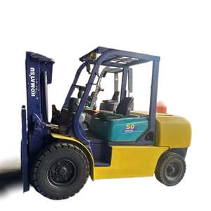 מלגזה מיני דיזל מקורית מיפן, קומטסו 5 טון, עם ממקם מזלגות ומנוע הזזה צדדי, לעבודות מחסן ומשק - Product Image 1