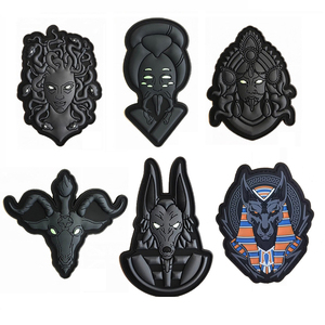 El Mito y la Leyenda del Antiguo Dios Medusa Anubis Buff's Destruction, Paquete de Parches de Goma Suave de PVC con Sello - Product Image 1