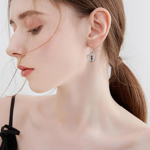 Orecchini Pendenti a Cuore con Gatto per Donne, Gioielli Romantici e Carini con Micro Pavé per San Valentino - Product Image 2
