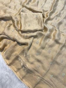 Sari Emrodairy de Doble Capa y Múltiples Secuencias con Blusa Combinada - Product Image 4