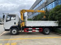 Camion léger HOWO 4x2 avec grue télescopique à flèche droite de 3 tonnes (3,2 t) montée sur châssis, camion de transport de marchandises à ridelles rabattables