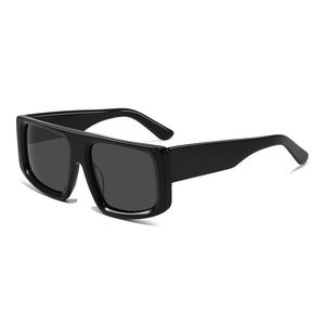 Gafas de Sol Unisex con Marco de Acetato Negro, Lentes Polarizadas TAC con Protección UV400 para Conducir, Viajar y Complementar Atuendos a la Moda - Product Image 3