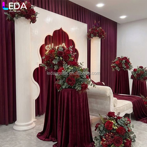Arco Acrílico Puntiagudo Blanco de Estilo Simple para Decoración de Bodas y Eventos en Interiores LEDA - Product Image 4