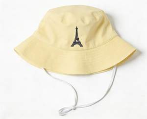Chapeau Bob Brodé Tour Eiffel Multicolore avec Sangle de Menton Réglable, Protection Anti-UV, Chapeau de Soleil Décontracté pour Activités de Plein Air, Style Pêcheur - Product Image 1