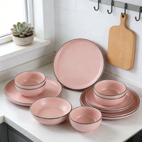 Lot de 16 pièces de vaisselle nordique en grès rose à bord doré, assiettes et bols en porcelaine écologiques, vente en gros