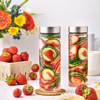 Vente chaude 24oz Réutilisable Detox Bouteille D'eau Infuseur De Fruits Bouteille D'eau En Verre Bouteille D'eau Avec Fruit Thé Infuseur