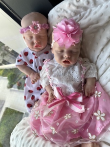 Poupée <span class=keywords><strong>Reborn</strong></span> Bébé Fille Corps Entier en Silicone Platine 45cm 3.75kg, Jouet Doux Lavable, Collectionnable, Idée Cadeau - Product Image 4