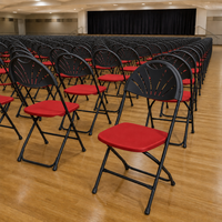 Chaise pliante de luxe pour événements et fêtes de mariage, dossier éventail noir et assise rouge, chaise de banquet empilable en acier robuste pour la location