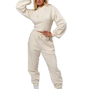 Conjunto Deportivo Informal de Alta Calidad con Logotipo Personalizado, Top Corto, Sudadera con Capucha, Pantalones Jogger, Conjunto de Chándal de Felpa para Mujer - Product Image 1