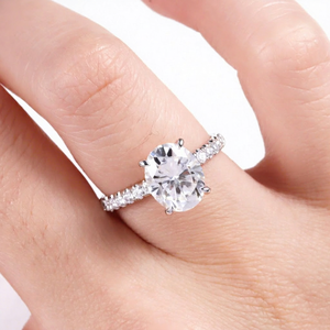 Bague de fiançailles en diamant de laboratoire VS1/VVS1 certifié IGI, plaqué or 10/14 carats, taille ovale, sertissage griffes, excellente taille. - Product Image 1