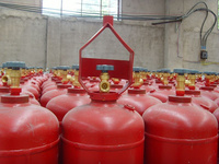 Bouteilles de gaz acétylène 40L de qualité industrielle, remplies de gaz acétylène à 99,9% de pureté, prix compétitif