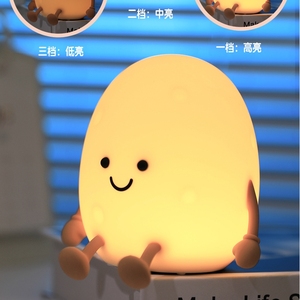 Lampe de table de nuit de pomme de terre de dessin animé Base de lumière LED USB RVB réglable et rechargeable avec des tailles moyennes d'émission blanc chaud - Product Image 4