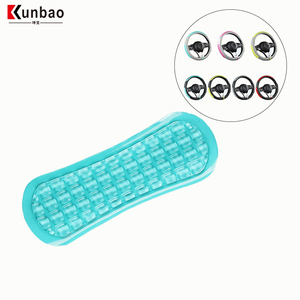Almohadilla de gel refrigerante para autobús, cubierta universal para volante de coche, cubierta para volante cosida, cubierta de silicona para volante para BMW - Product Image 1