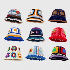 Chapeau Bob Unisexe en Crochet Fait Main avec Broderie 3D Motif Fleur, Idéal Plage et Affaires, Vente en Gros - Product Image 1