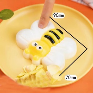 Jouet Squishy en TPR en forme de cube d'abeille de 9 cm, jouet créatif de simulation animale, anti-stress, jouet à presser, cadeau pour enfants et adultes - Product Image 2