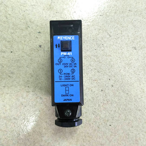 Sensor Fotoeléctrico Keyence PW-41 24-240V AC/DC, Sensor Láser de Luz y Oscuridad, Fabricado en Japón - Product Image 1