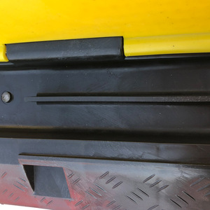 Piste de freinage pour câbles en caoutchouc noir pour extérieur et scène avec couvercle, plusieurs options disponibles - Product Image 2