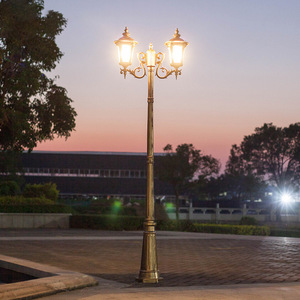 Lampadaire de jardin extérieur en laiton à LED blanc chaud avec abat-jour en verre IP65 AC 220V 2700K, détecteur de mouvement, alimentation solaire, intensité variable, garantie 10 ans - Product Image 2