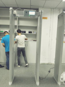 Portão detetor de metais de passagem à prova de água com 6 zonas - Product Image 3