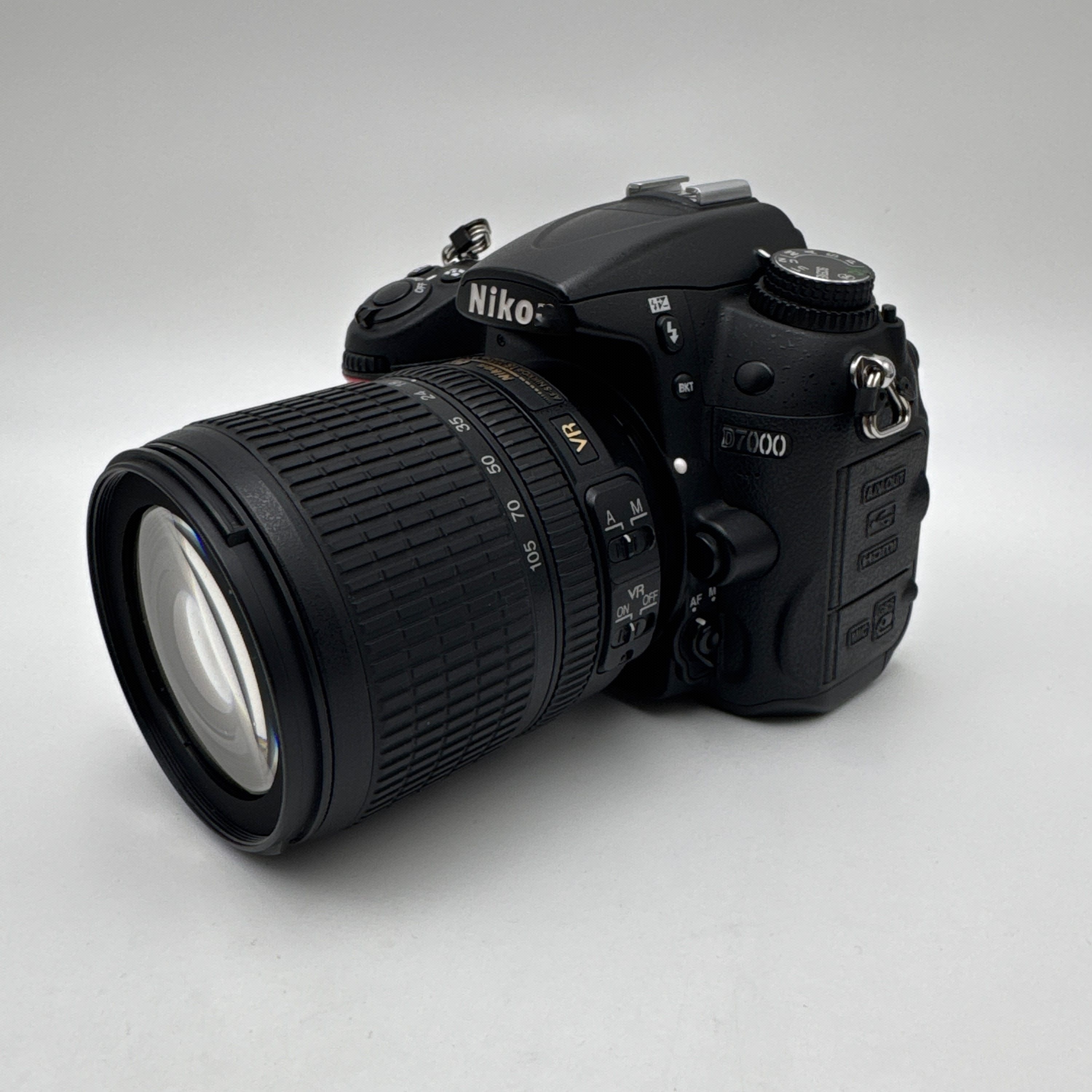 Nikon D7000 DSLR Camera with 18-105mm VR Lens – Professional HD Digital Camera