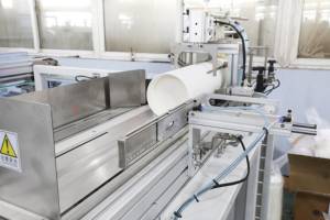 Máquina Automática de Alta Velocidad para Fabricar y Empacar Vasos de Papel TINCHIN con Conteo Láser, Conexión con Máquina Formadora - Product Image 6