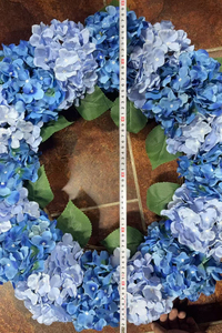 Ghirlanda Artificiale di Alta Qualità da 60cm con Fiori di Hdrdrangea, Grande Decorazione Floreale per Lauree - Product Image 6
