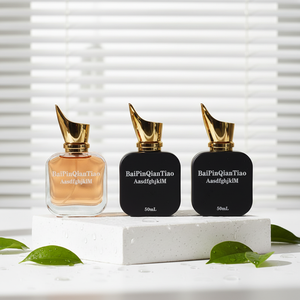 Flacon <span class=keywords><strong>de</strong></span> <span class=keywords><strong>parfum</strong></span> en verre noir carré plat <span class=keywords><strong>de</strong></span> haute qualité 30 ml 50 ml 100 ml avec bouchon premium - Product Image 6