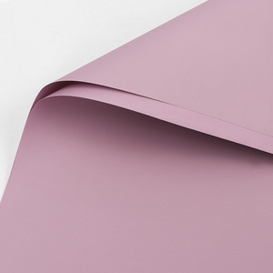 Rollo de Papel de Envolver OPP Grueso, Impermeable, Suave al Tacto, Ecológico y Reciclable de JOYWOOD para Empaque de Ramos de Flores - Product Image 4