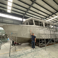 Bateau de pêche, 10-14m, hors-bord, surveillance directe, aluminium, radiocommande