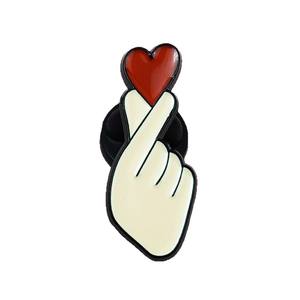 Broche personnalisée en alliage en forme de cœur, motif dessin animé, épinglette créative en émail, accessoire de sac pour <span class=keywords><strong>hommes</strong></span> et femmes - Product Image 5