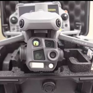 Dron Comercial Matrice 4T 4E con Motor sin Escobillas, Cámara Térmica Infrarroja, para Inspección, Búsqueda Nocturna, Rescate y Topografía - Product Image 1