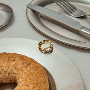 แหวนทรงเรขาคณิตหรูหราสำหรับผู้หญิง ชุบทอง 18K สแตนเลสประดับเพชรซิร์คอน เครื่องประดับสำหรับงานปาร์ตี้ - Product Image 2