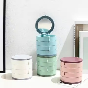 Joyero de terciopelo de lujo OEM Hong, almacenamiento al por mayor con luz LED para pendientes, anillos, otras joyas finas, acento de cuero negro - Product Image 4