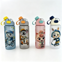 Bouteille d'eau portable en plastique de 600 ml pour enfants, avec paille anti-fuite et lanière, idéale pour l'école et les activités de plein air
