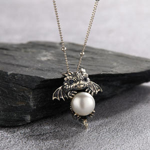 हस्तनिर्मित स्टर्लिंग चांदी ड्रैगन पेलेंट हार कस्टम ऑक्साइड 925 चांदी के बच्चे ड्रैगन सफेद मीठे पानी मोती हार हार - Product Image 6