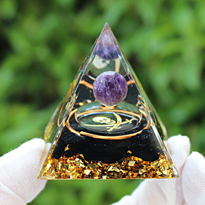 Pirámide de Cristal de Amatista con Diseño de Calavera Pirata, Adorno de Escritorio de Resina, Regalo de Feng Shui - Product Image 4