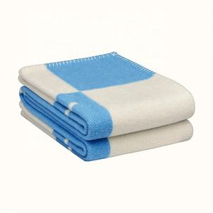 Manta de tiro de lana, hecha a mano colcha de punto, funda de sofá cálida para invierno, decoración de lujo para <span class=keywords><strong>el</strong></span> hogar - Product Image 5