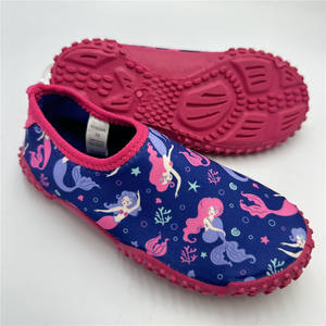 OEM <span class=keywords><strong>prix</strong></span> d'usine chaussures d'eau pour enfants adultes impression mignonne conception pour la plage marche yoga natation surf été Aqua chaussures - Product Image 5