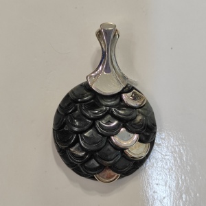 Pendentif rond en argent 925 avec agate noire - Product Image 1