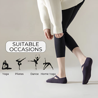 Chaussettes de Pilates mi-mollet antidérapantes style ballet avec sangles croisées pour le yoga, la danse barre et l'entraînement en studio – Vente en gros