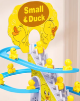 Nuevo Auto Stair Climbing Train Track Car Play Set Funciona con pilas 3 patos Montaña Rusa música ligera juguete de ranura de plástico