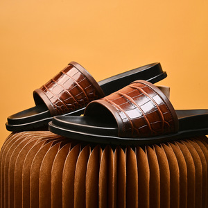 Sandalias de verano para hombre, con punta abierta, para usar como calzado informal de playa, hechas de cuero de alta calidad, con suelas suaves y antideslizantes. - Product Image 3