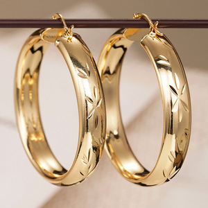 Orecchini a Cerchio Oversize Texturizzati per Donne, Design con Motivi, Accessori per Orecchie per Uso Quotidiano - Product Image 2