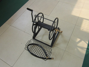 Enrouleur de tuyau d'arrosage <span class=keywords><strong>mural</strong></span> pour tuyau d'eau <span class=keywords><strong>manuel</strong></span> de 200 pieds et 5/8 pouce - Product Image 6
