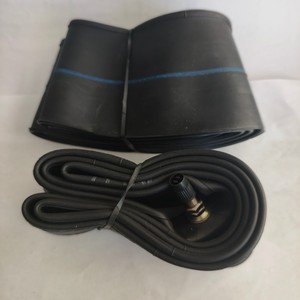 Tube de moto en caoutchouc naturel 300*18 <span class=keywords><strong>chambre</strong></span> à <span class=keywords><strong>air</strong></span> 18 ''<span class=keywords><strong>chambre</strong></span> à <span class=keywords><strong>air</strong></span> 250/275/300/325/410/460/-18 pneu de moto et Tube TR4 Valve - Product Image 1