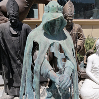 QUYANG – décoration extérieure abstraite en métal grandeur nature, célèbre statue de roi en Bronze, statue de chevalier de la Table ronde, Sculpture