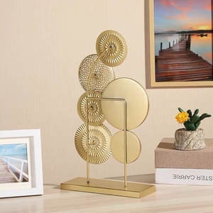 La decorazione da <span class=keywords><strong>parete</strong></span> di lusso scandinava dipinta a mano in ferro creativo eco-compatibile in metallo senza punzonatura aggiunge fascino alla <span class=keywords><strong>parete</strong></span> del <span class=keywords><strong>soggiorno</strong></span> - Product Image 4